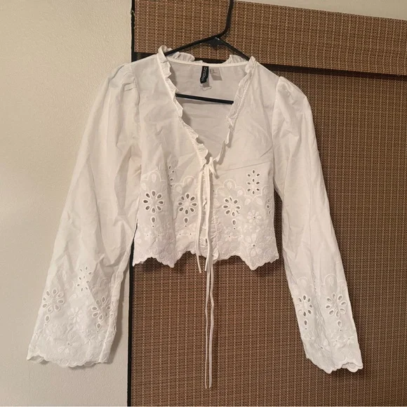 H&M divided white tie up blouse. Never been worn - Picture 2 of 5